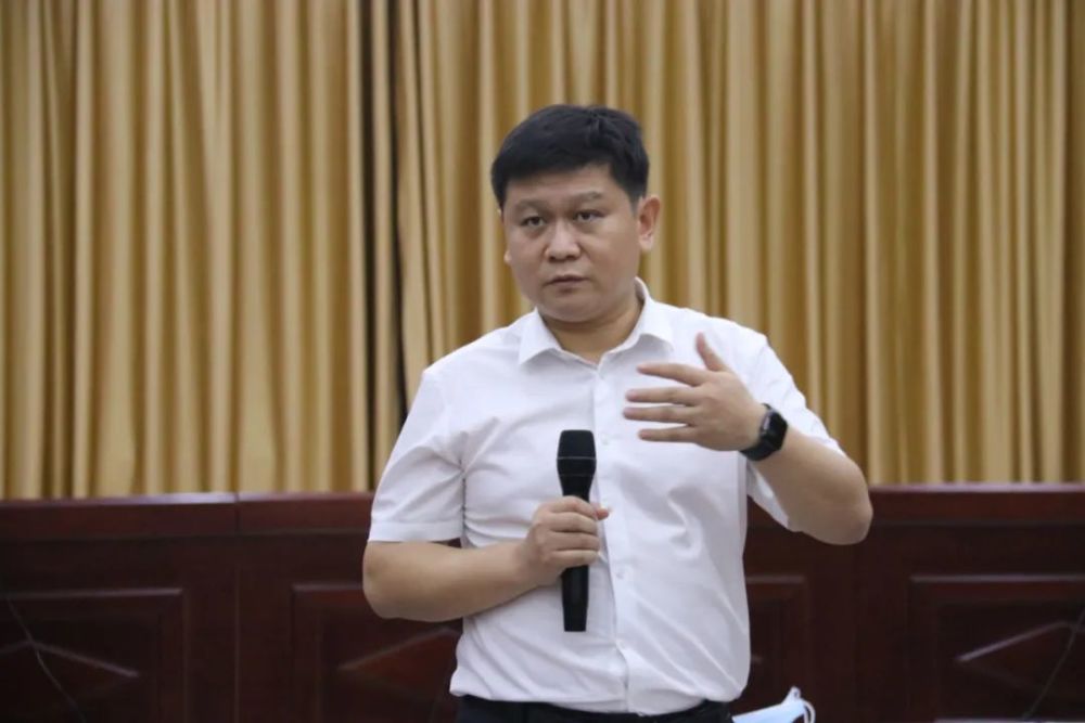 段洪波主持召开隆尧县项目双进双产工作例会