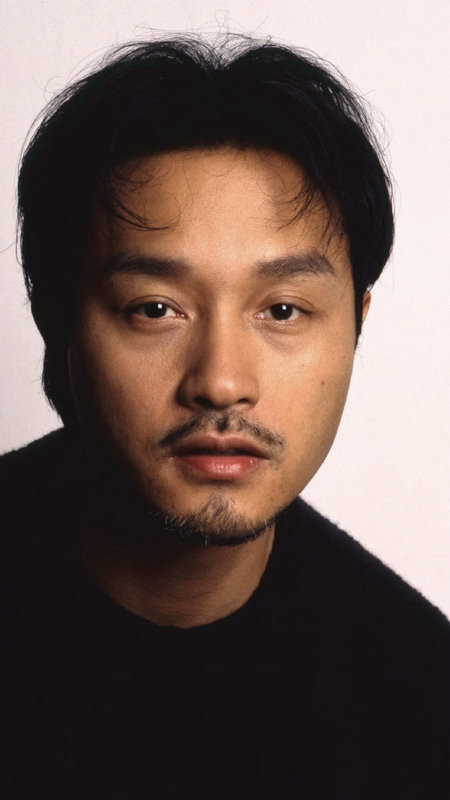 张国荣未公开旧照罕见曝光对着镜头灿笑清秀俊逸