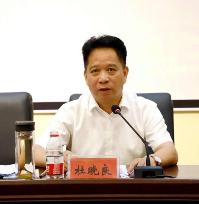 杜晓良首先代表县委,县人大,县政府,县政协,向全县广大教育工作者致以