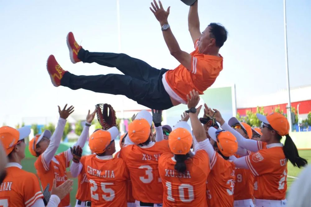 金牌这是常州运动员在本届全运会上勇夺本届全运会女子垒球的冠军江苏