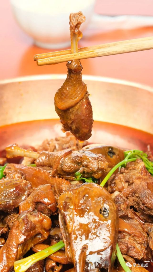 宣威窑坡这家店有点怪黄焖鸭怪好吃还不上火
