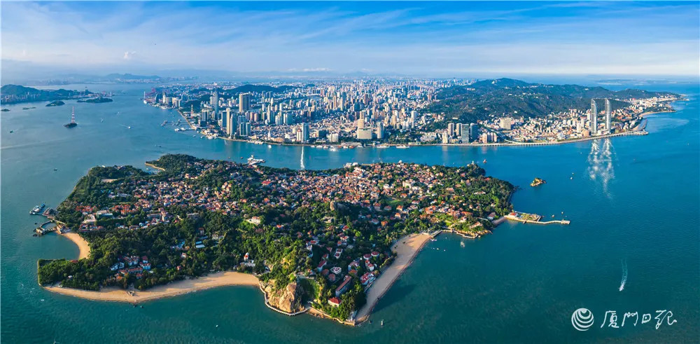 厦门日报记者 黄嵘 航拍器摄争创全国文明典范城市,需要大家共同努力.