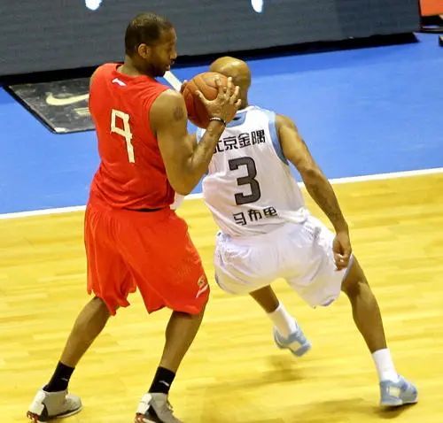 cba 又有大牌球星要来CBA！ 就不怕他把更衣室炸了？
