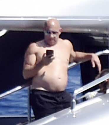 55岁范迪塞尔发福,大肚腩彰显油腻,果真"肥胖与激情"_腾讯新闻