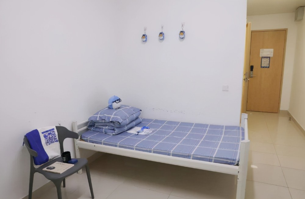 体重18公斤的北航新生邢益凡报道立志做中国的霍金