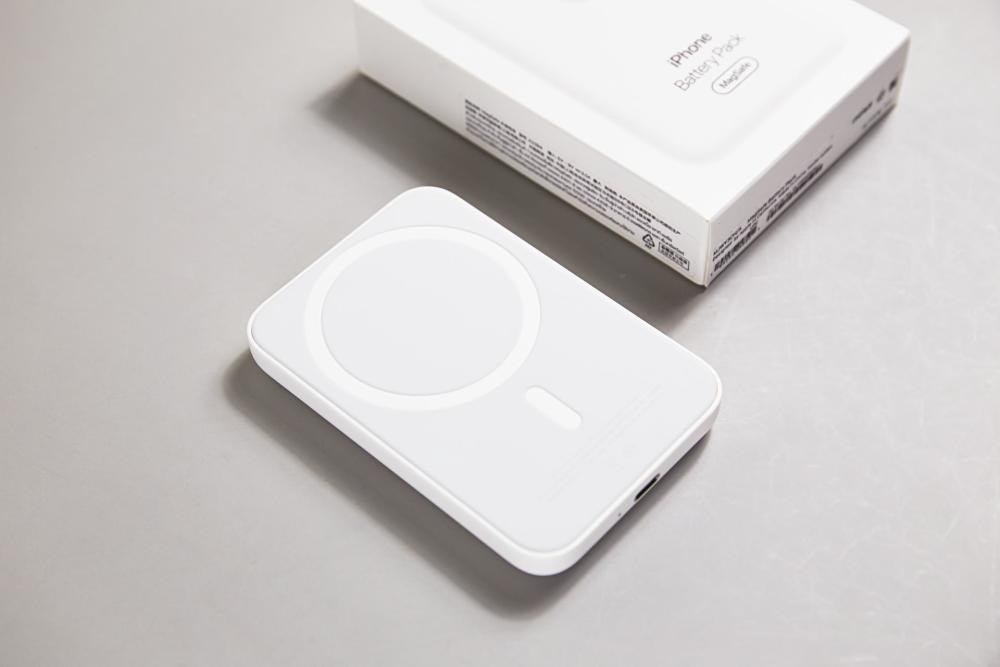 苹果magsafe外接电池实测竟然输给50元的充电宝