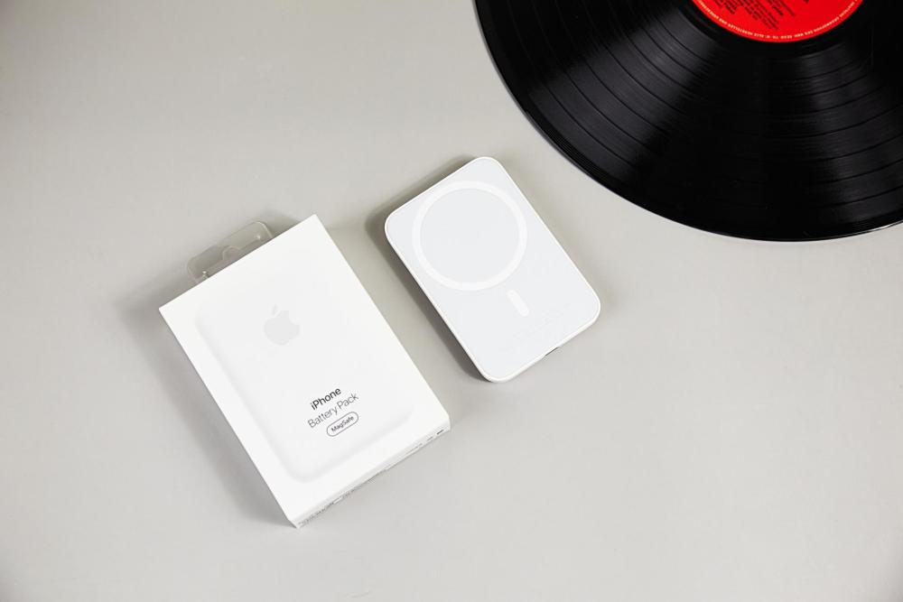 苹果magsafe外接电池实测竟然输给50元的充电宝