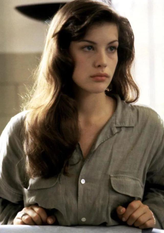 丽芙·泰勒:中土世界最美的精灵公主,有着比小说更狗血的身世