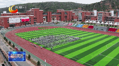在吕梁市高级实验中学,孙大军深入了解学校师资队伍,硬件设施,学生