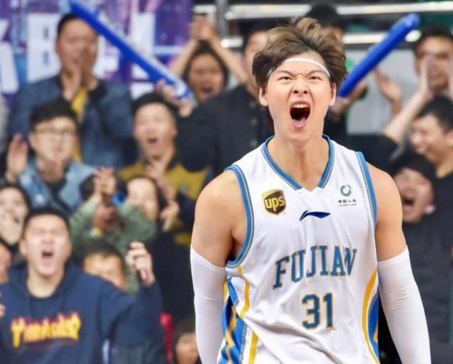 得到王哲林签约权后 湖人会签下他吗 明记曝光佩林卡意图 全网搜
