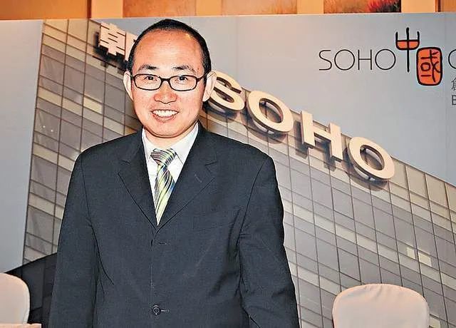 作为soho中国的老板,潘石屹怎么也没想到,自己数百亿的套现"跑路"计划