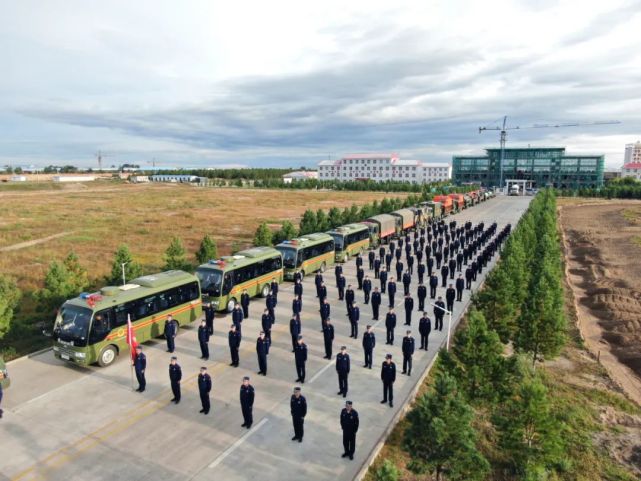 跨區域驅馳千里 護林海蔥鬱常青——呼倫貝爾市森林消防支隊安全順利