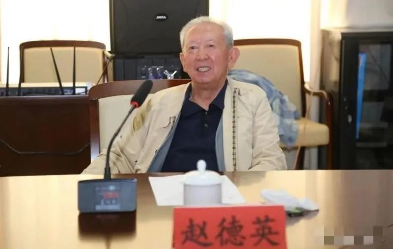 多名七旬大老虎被查中纪委发声退休不是护身符