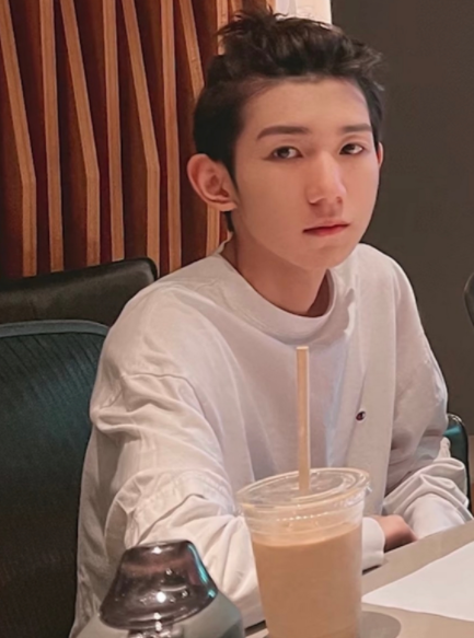 王源晒食谱公开体重不过百的原因看似剑走偏锋却从未吃胖过