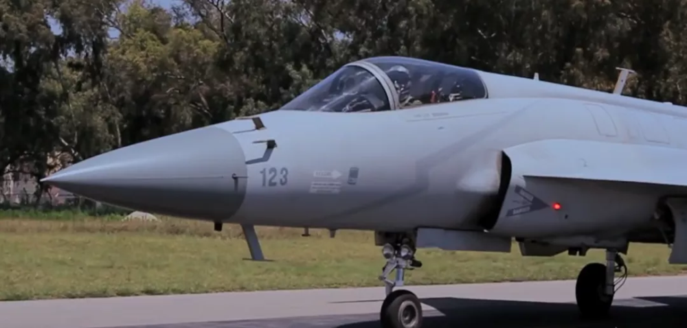 祝贺巴铁三代半枭龙block3生产线曝光能够挑战印度制空权