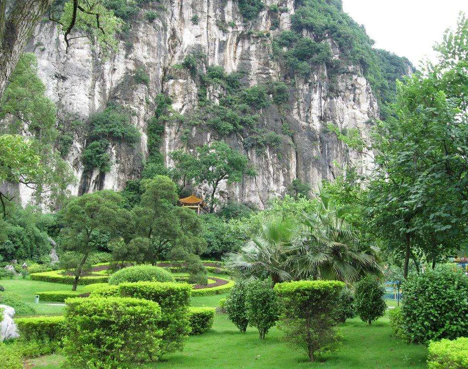 2万㎡市政绿地凌云府与2万㎡市政绿地,柳州帽合公园,柳州军博园馅邻