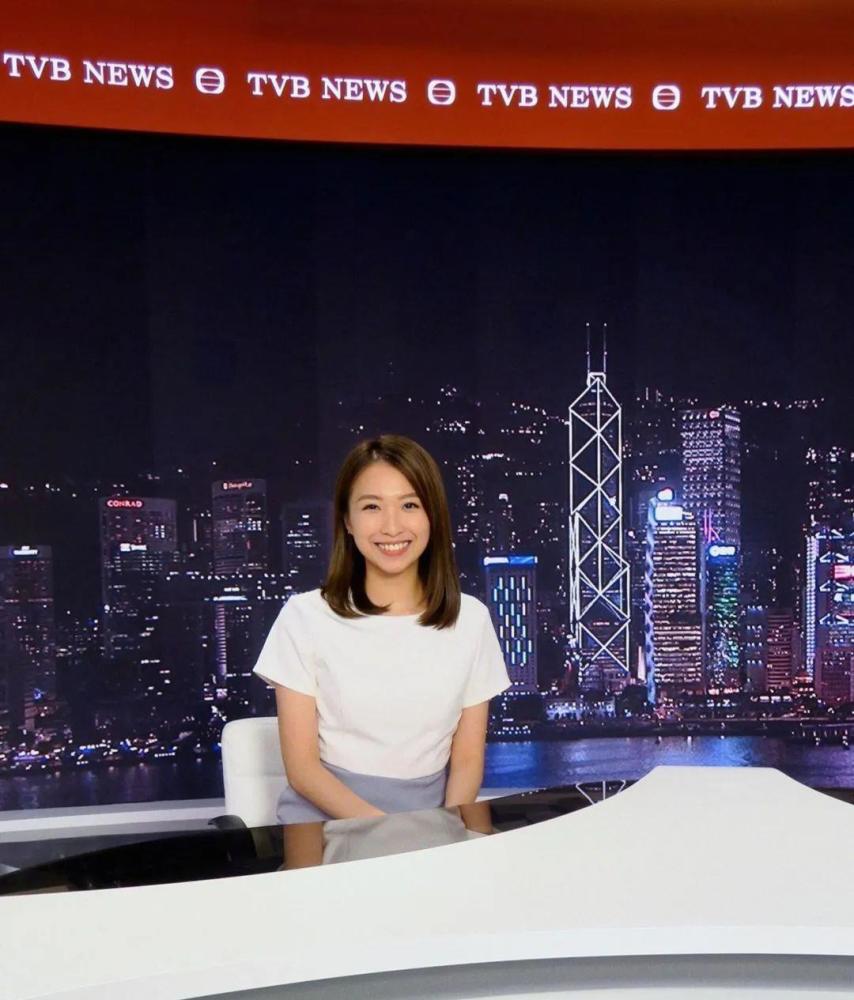 同年9月便加入到tvb,正式开展新闻主播生涯
