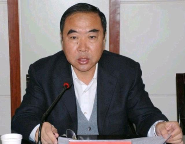 他是辽宁"巨虎",受贿上千万,被判死缓,把家庭拖入灾难之中_腾讯网