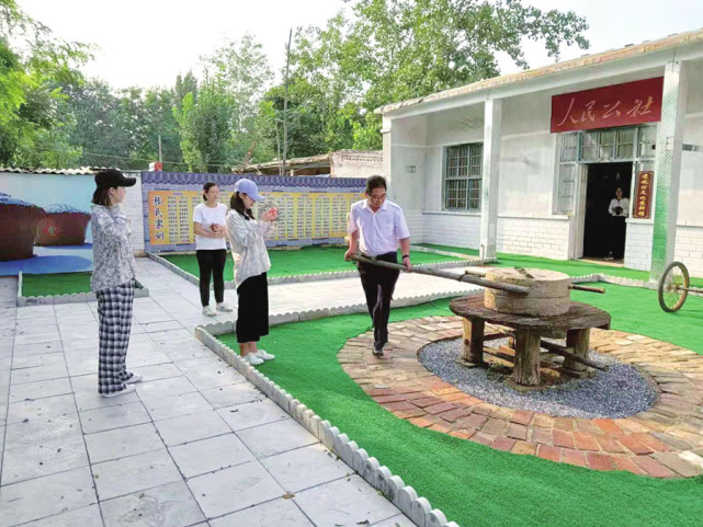 莘县大王寨镇前观村空闲地长出金疙瘩