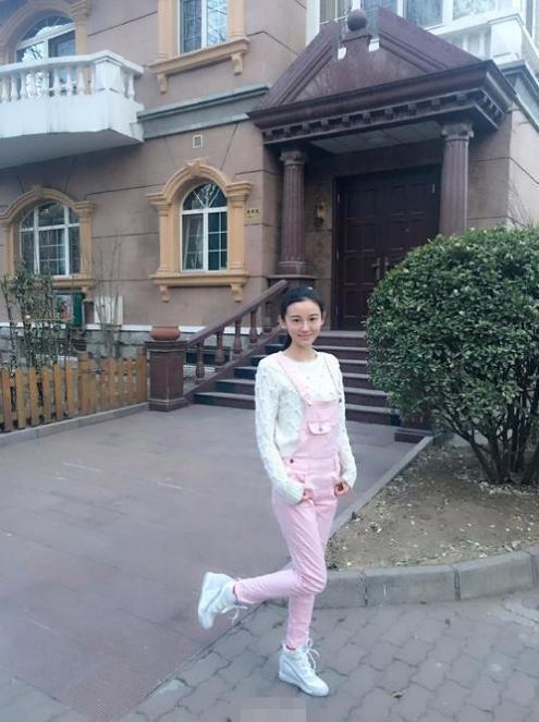 "美貌女星"徐婷:26岁全身溃烂而亡,惨死的背后她经历了什么?