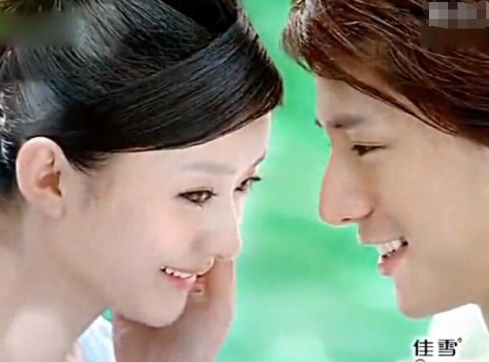 14年前的佳雪广告,令观众眼前一亮的圆脸女孩,如今红得一塌糊涂