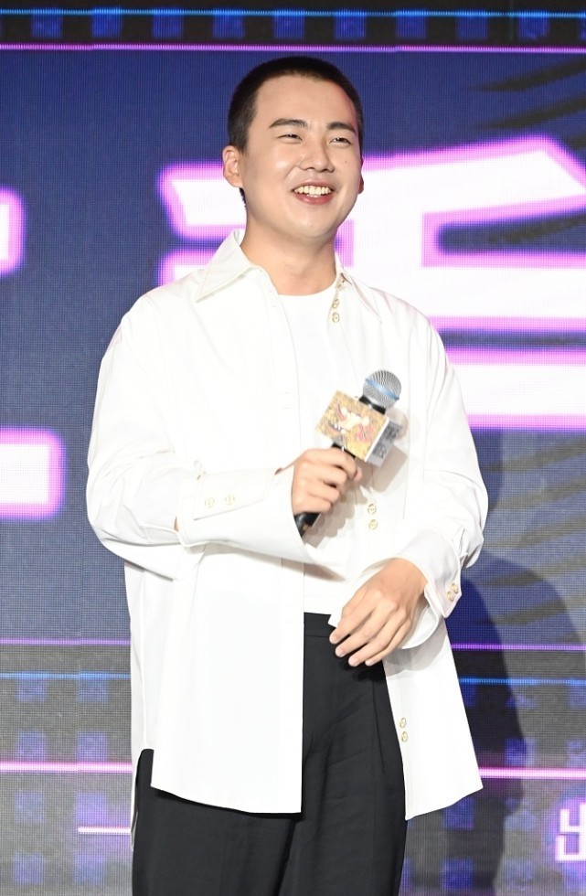 郭麒麟的"新发型"太奇怪,休闲造型挺接地气,简约款也有范