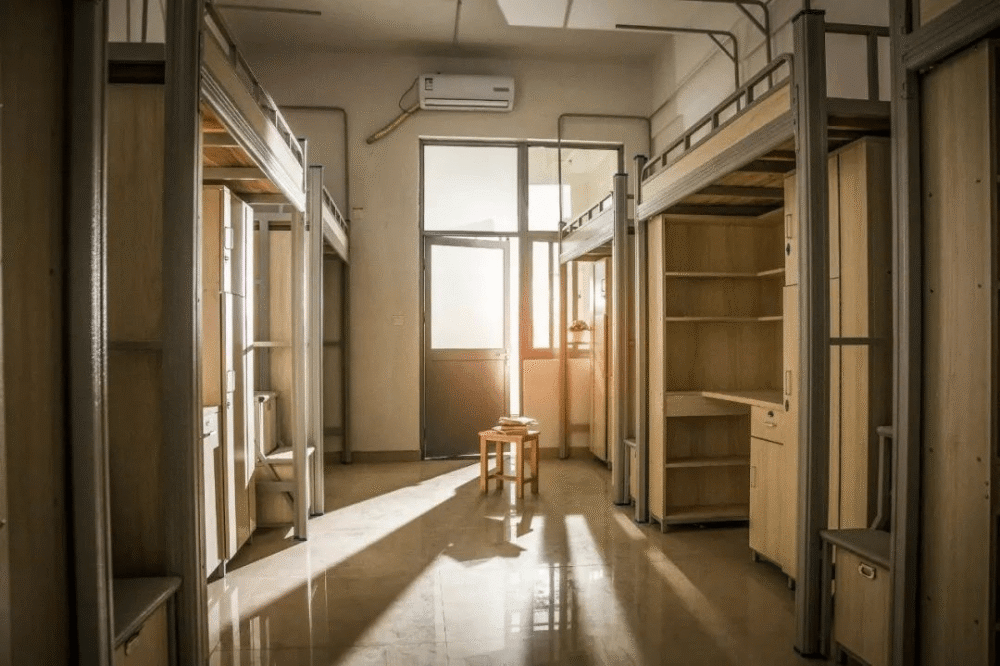 重庆一职校学生因没接种疫苗被拒入学网友不接种的没公德心