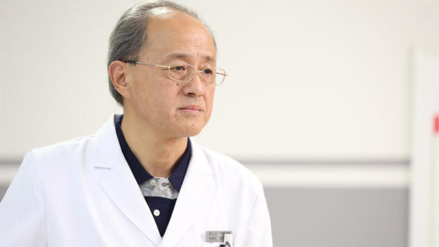 64岁老戏骨杨新鸣!两次登春晚,演近百个角色,热播剧里都有他