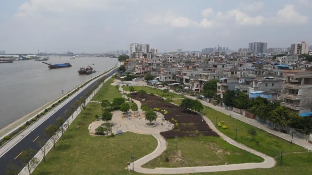 新塘镇临江大道东延线甘涌市场至东华大道段是贯通新塘镇城区东西交通