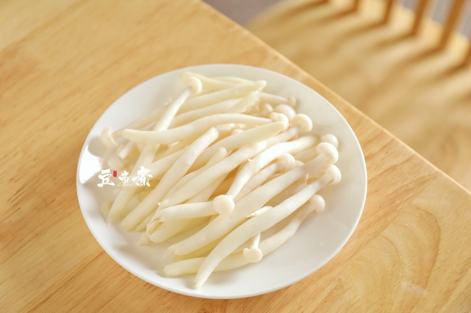 5,蟹味菇或者叫做海鲜菇,也有装x的名字叫做神农白雪.