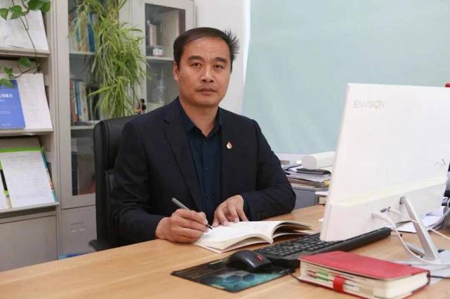 潍坊第一中学张年勇榜上有名,是潍坊市唯一入选教师