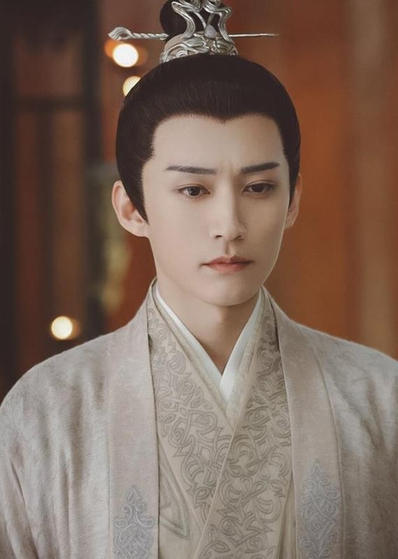 10位新生代古装男神肖战龚俊上榜谁是你的心头爱