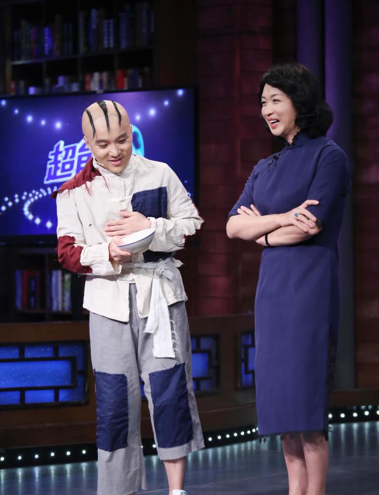 三毛长大了8岁成名14岁秃顶34岁变帅哥植发挨300多针