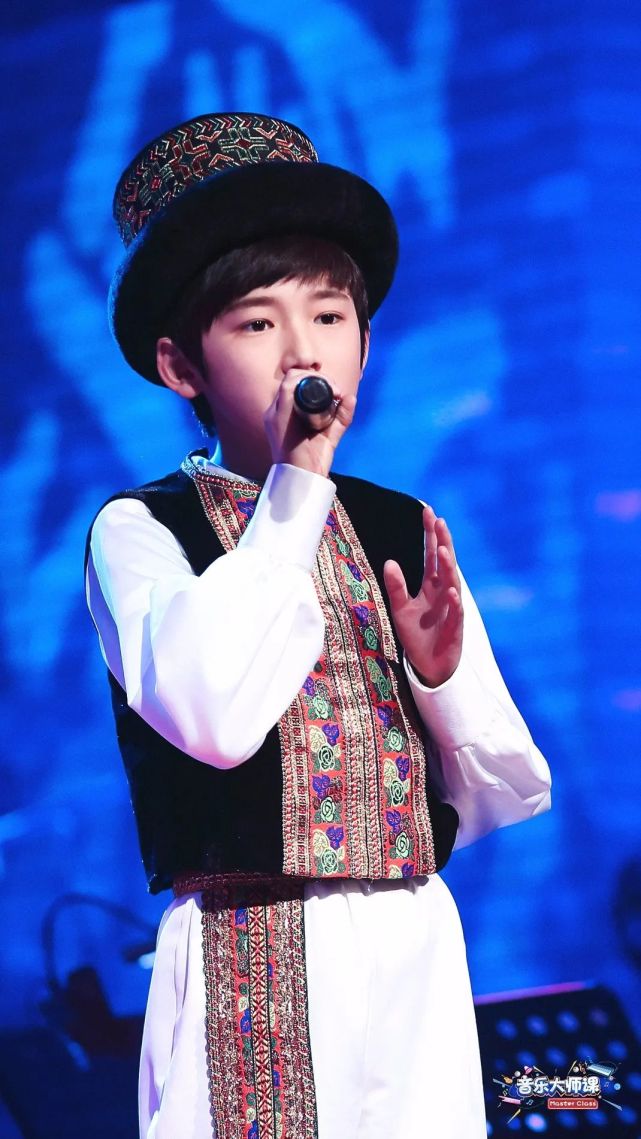 宋亚轩高清手机壁纸小时候的宋亚轩简直就是个奶团子小漂亮