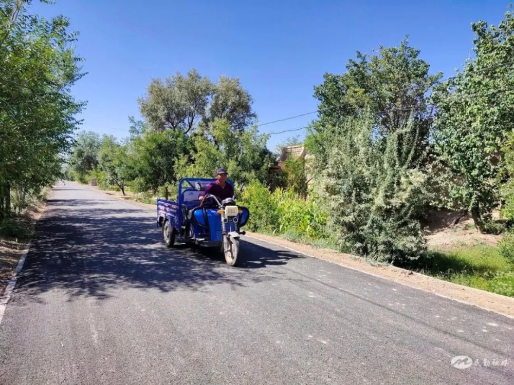 民勤县东坝镇东二村:真心为民办实事 修好道路暖民心