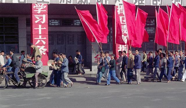 1960年的上海一处老街巷1962年的舟山群岛1967年的苏州大运河的一处