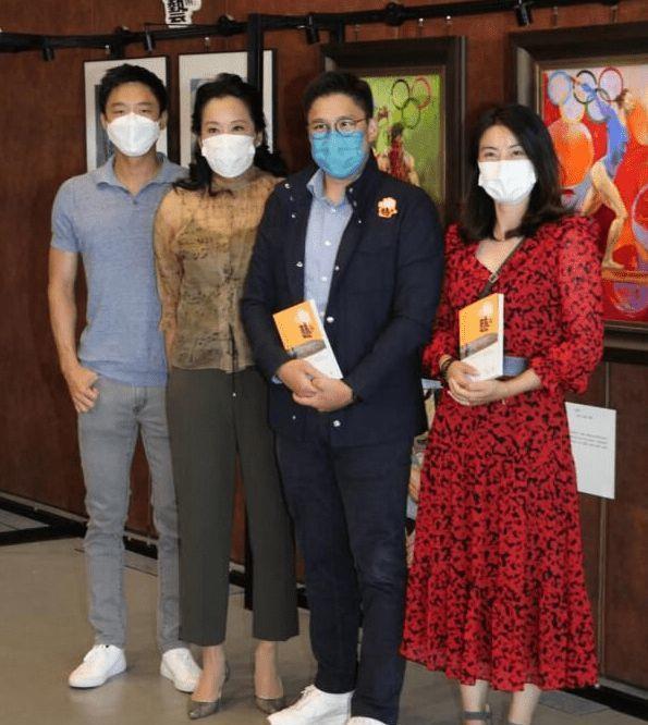 朱玲玲迎来63岁生日,和郭晶晶合影像姐妹_腾讯新闻