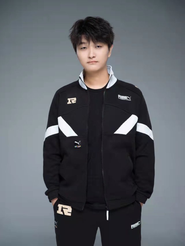 猫神真乃kpl"传奇人物"!4次转会全部成功,转会费也是历届的最高值!