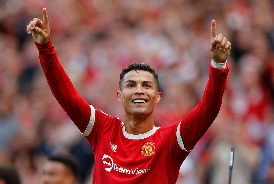 c罗18年后重演完美曼联处子秀谁说青春只能回味