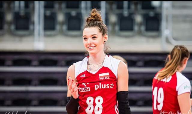 波兰女排主攻手火了收割大量中国粉丝颜值气质俱佳长得像林允