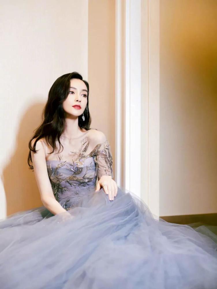 杨幂陈伟霆炒cp?baby低价撕资源?某女星秃头了?