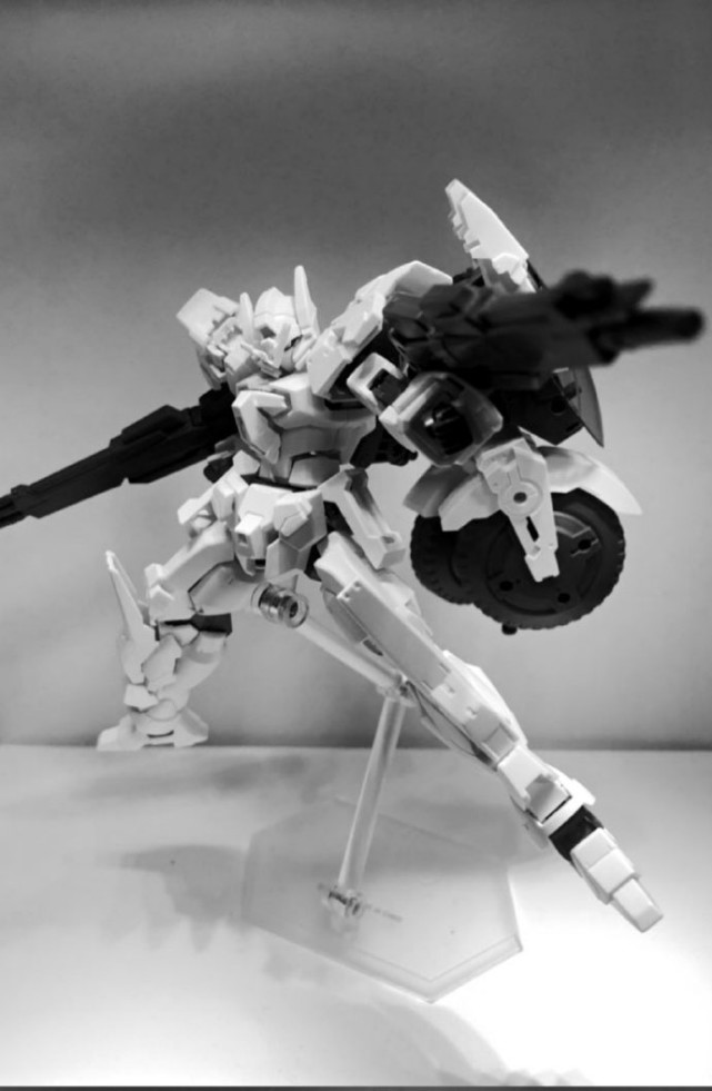 模玩控:高达age巨人改造可变形机车机甲