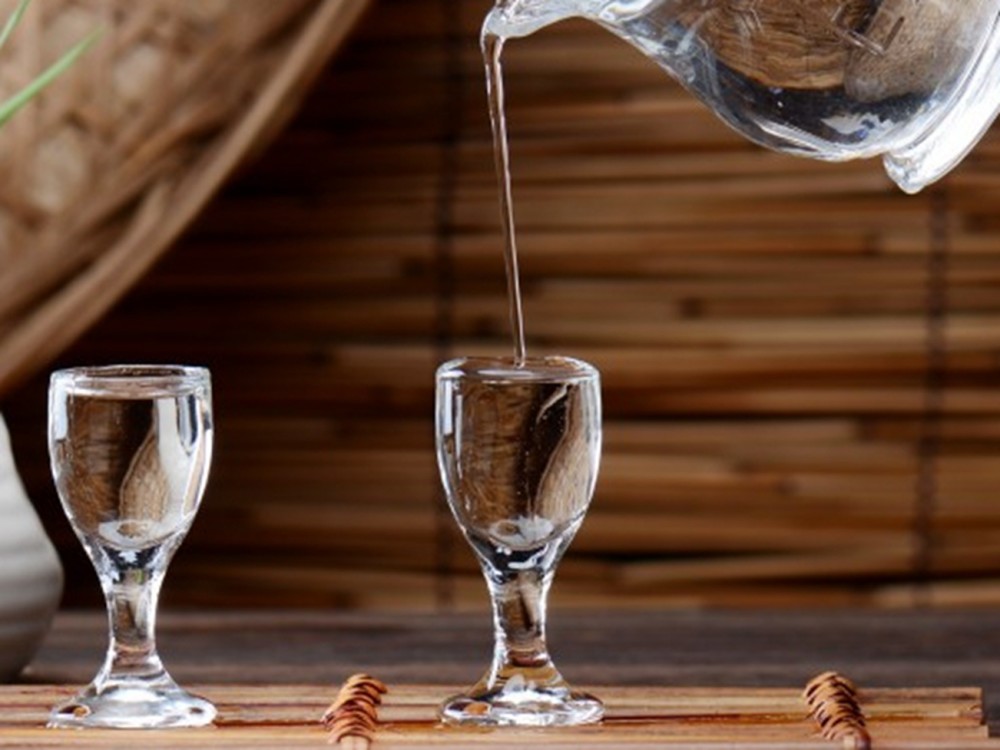 中秋佳节,聚会少不了珍酒,提前囤一箱好喝又撑面子