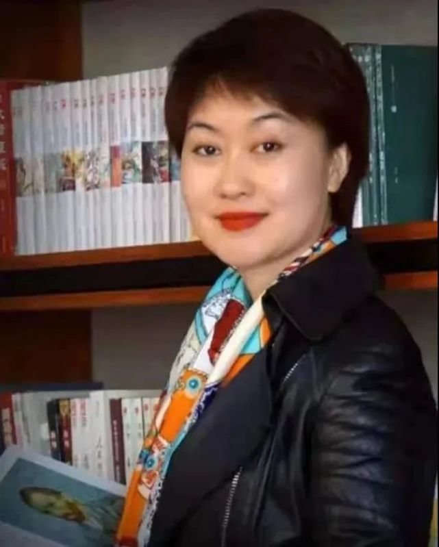 刘丹营口新闻传媒中心研究策划部《金色家园》制片人,国家一级播音员