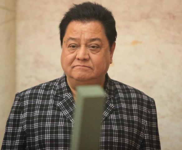 73岁李金斗晚节不保?入驻平台3天就开直播卖货,粉丝却只有3.6万