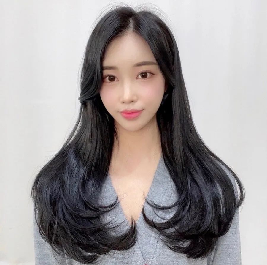 秋天的内扣c卷烫发型图片