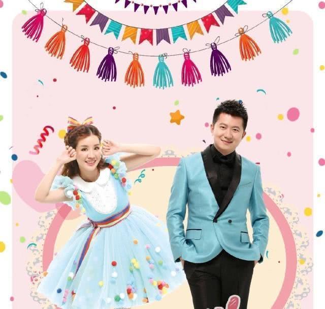 红果果晒全家福,庆祝结婚12年,表示儿子是最好的礼物