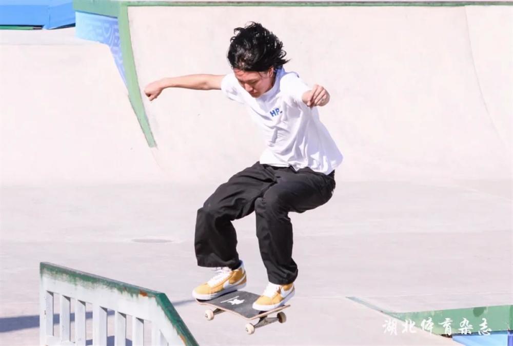 新项目亮相!全运会滑板项目湖北小将石文秀陈子锋各夺一枚铜牌