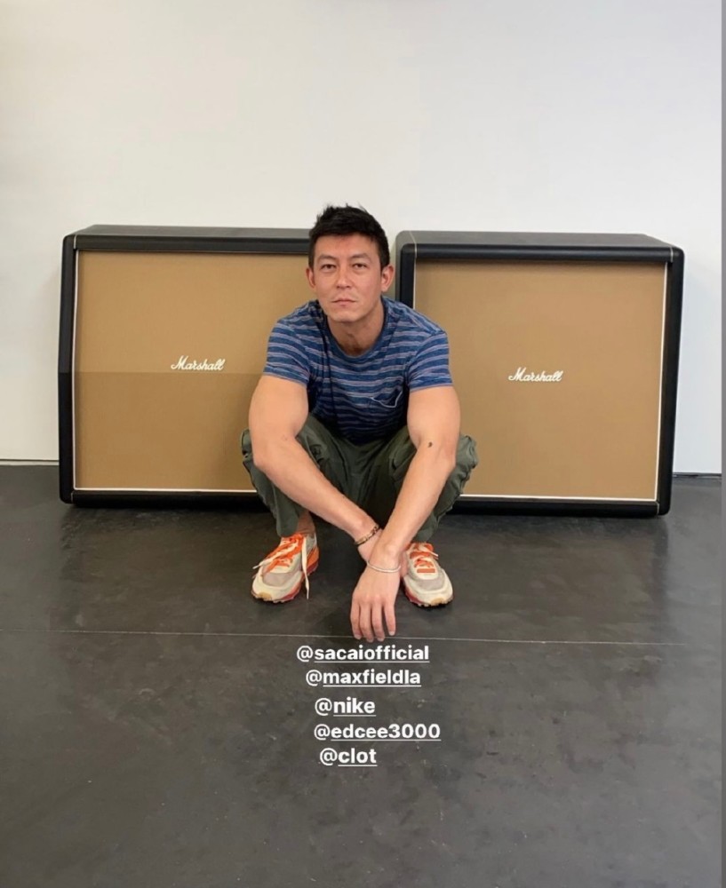 陈冠希晒全家福四连拍神情搞怪带偏老婆和女儿不按套路出牌