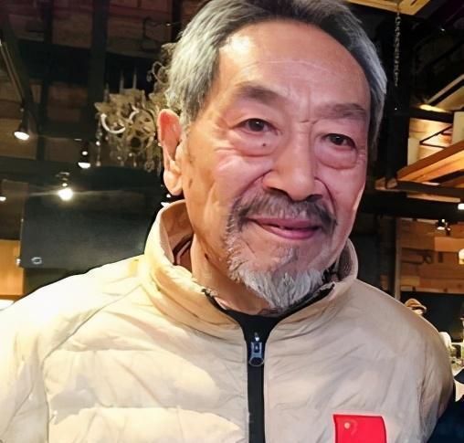 而在《闯关东》剧中饰演的潘五爷,也是非常经典,随后在娱乐圈也有自己